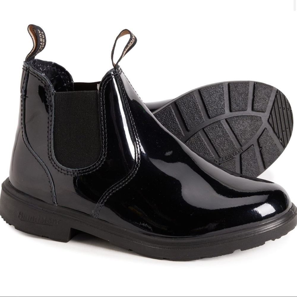 Blundstone Red Low-Heel Chelsea shiny black patent leather boot. 2255. 3, 4